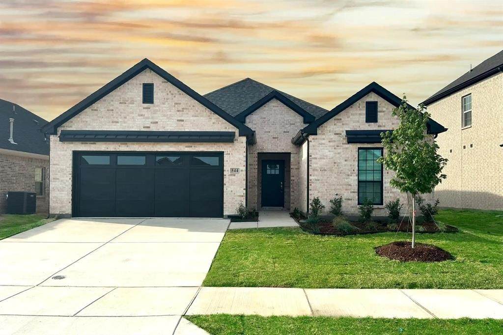 544 Oak Creek Drive - Photo 1