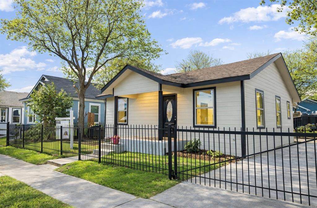 1220 Bessie Street - Photo 1