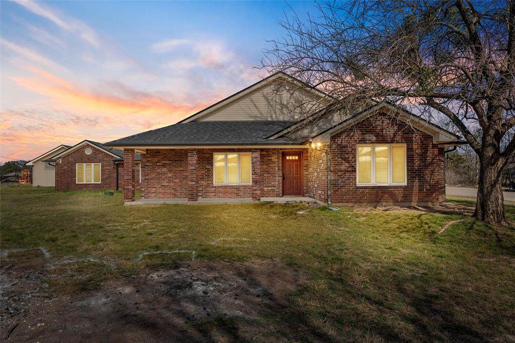 206 Navajo Trail - Photo 1