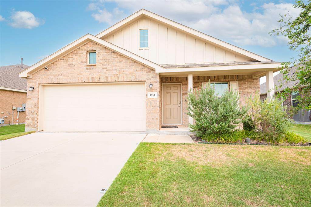 1614 Fields View Drive - Photo 1