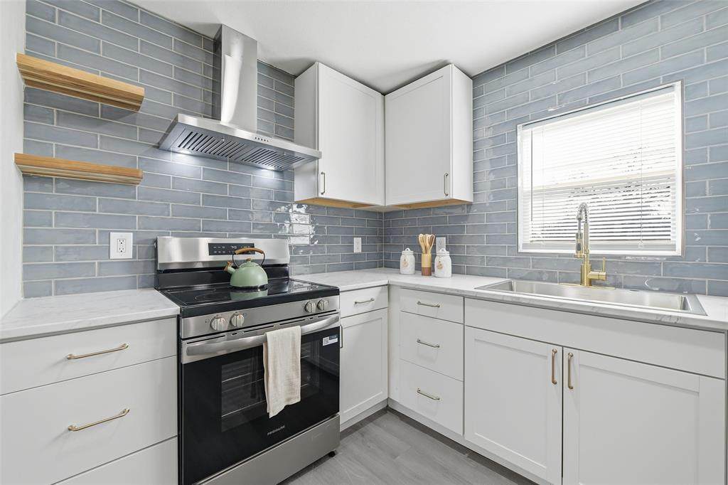 4324 Crenshaw Avenue - Photo 1