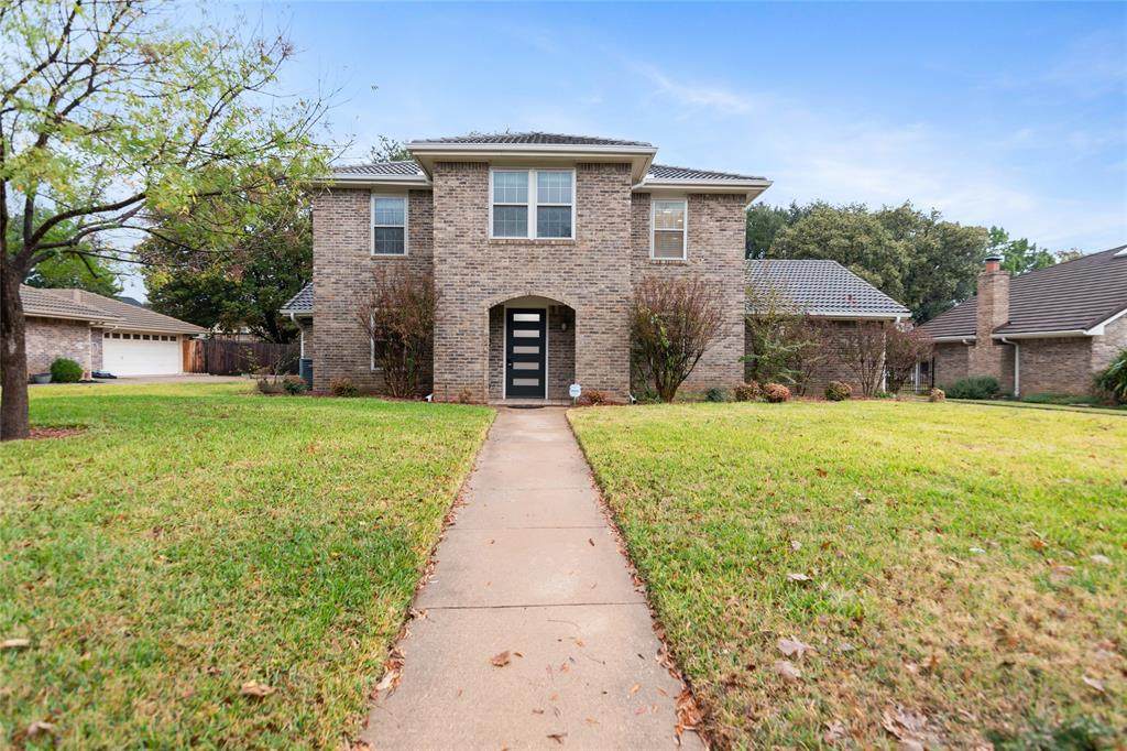 30 Crestwood Drive - Photo 1