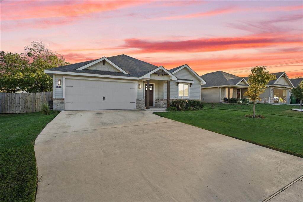 104 Arrowhead Drive - Photo 1