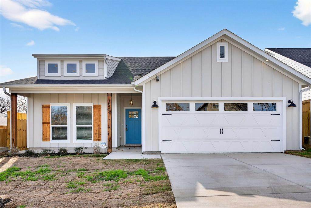 1404 Strickland Street - Photo 1