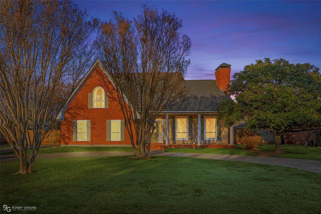 339 Greenacres Boulevard - Photo 1