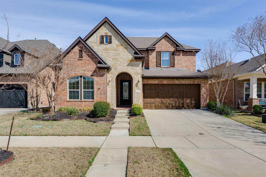 220 Sunrise Drive - Photo 1