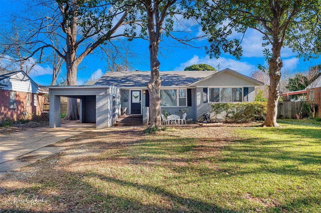 232 Roma Drive - Photo 1