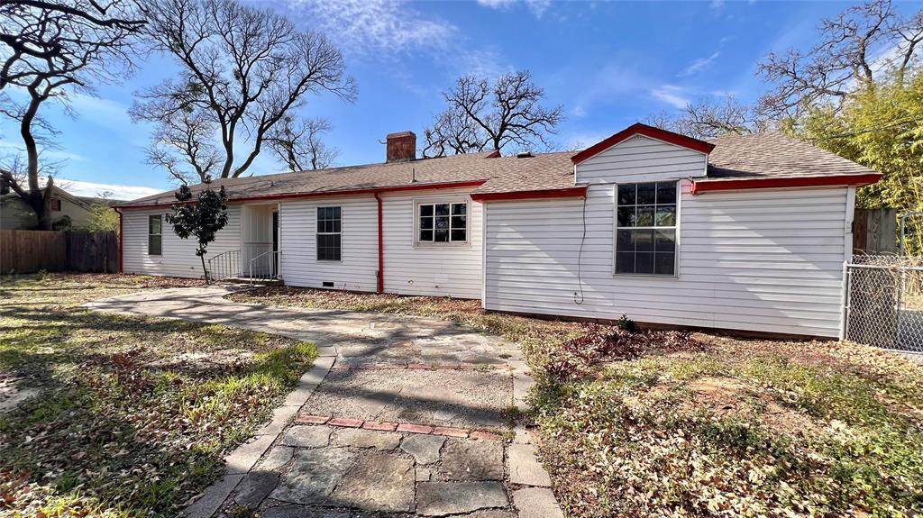 2522 Hughes Avenue - Photo 1