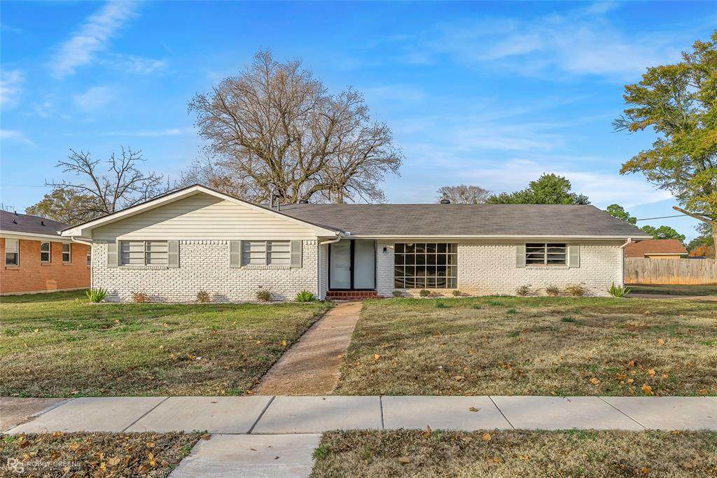 2425 Belmont Boulevard - Photo 1