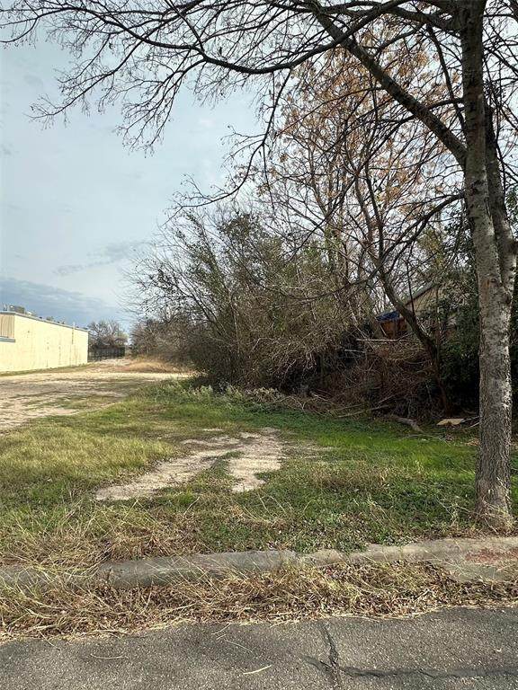 414 20th Street - Photo 1