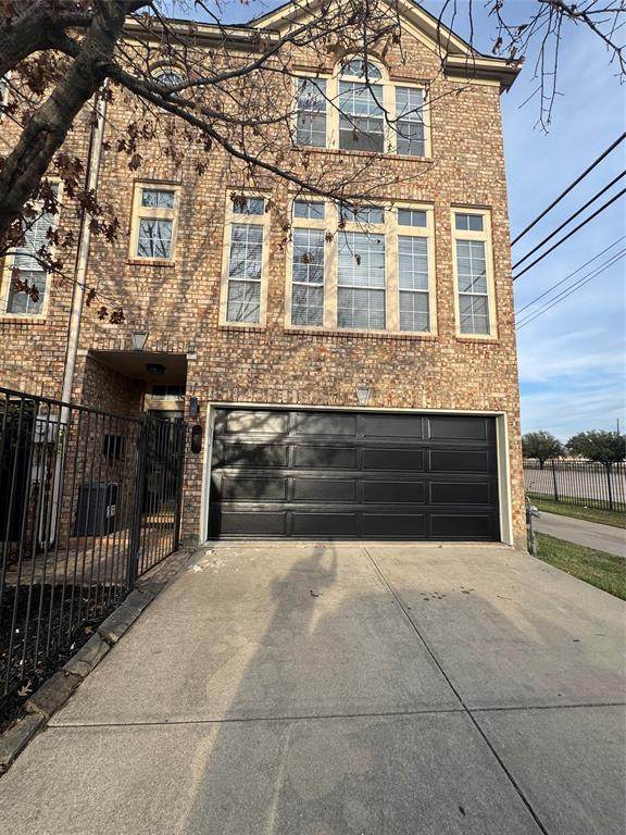 420 Hill Avenue - Photo 1