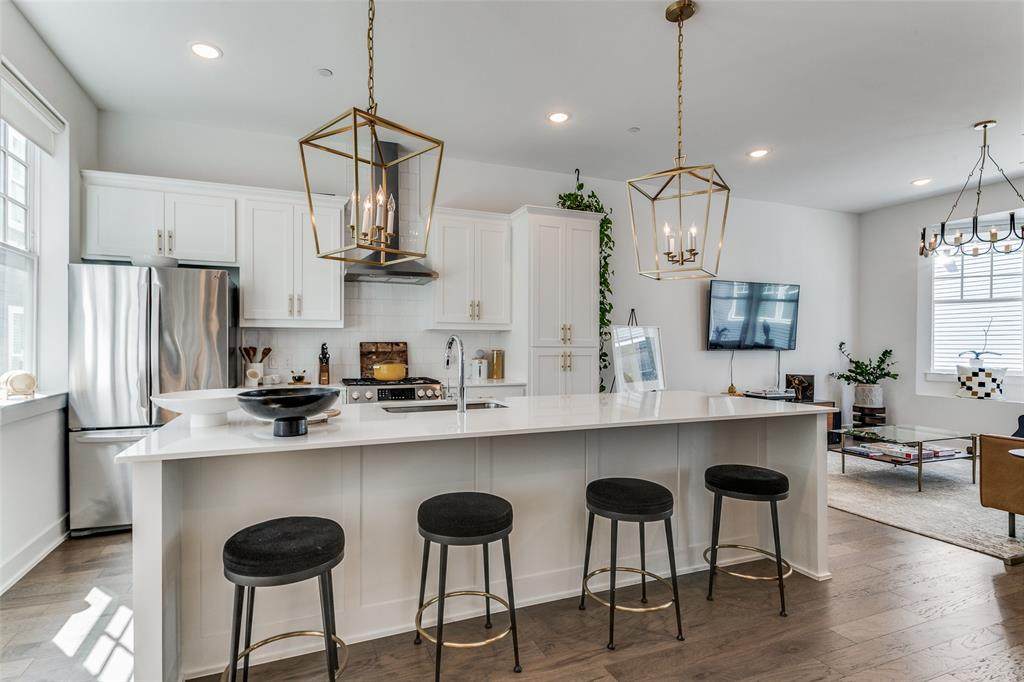 645 Tyler Street - Photo 1