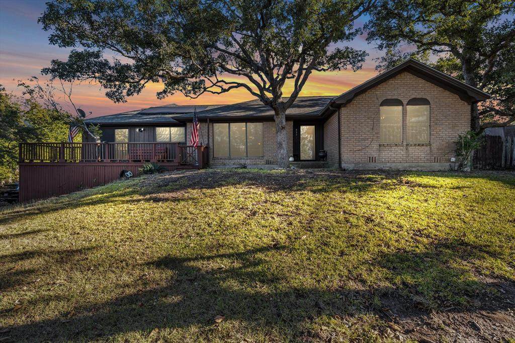 837 White Oak Drive - Photo 1