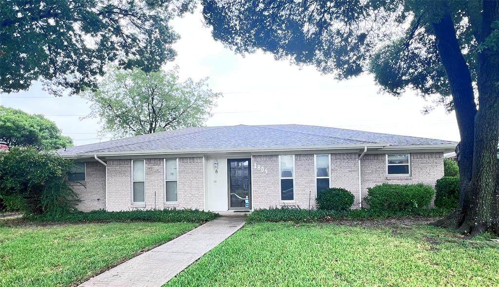 1804 University Drive - Photo 1