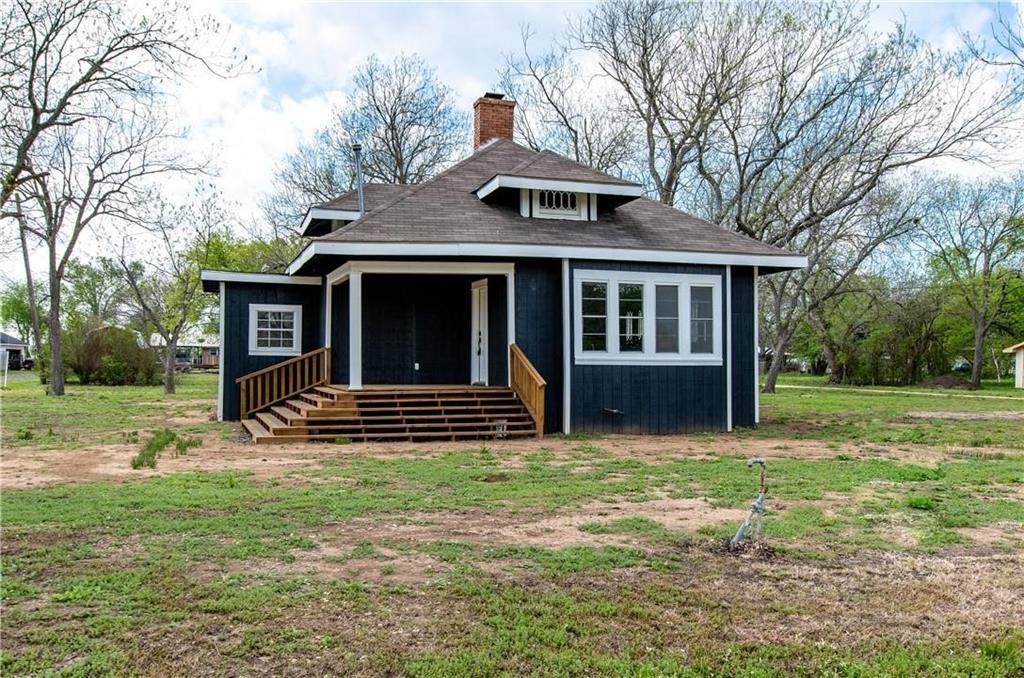 606 6th Street - Photo 1