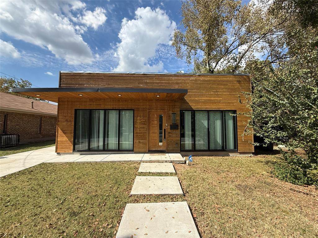 2707 Carpenter Avenue - Photo 1