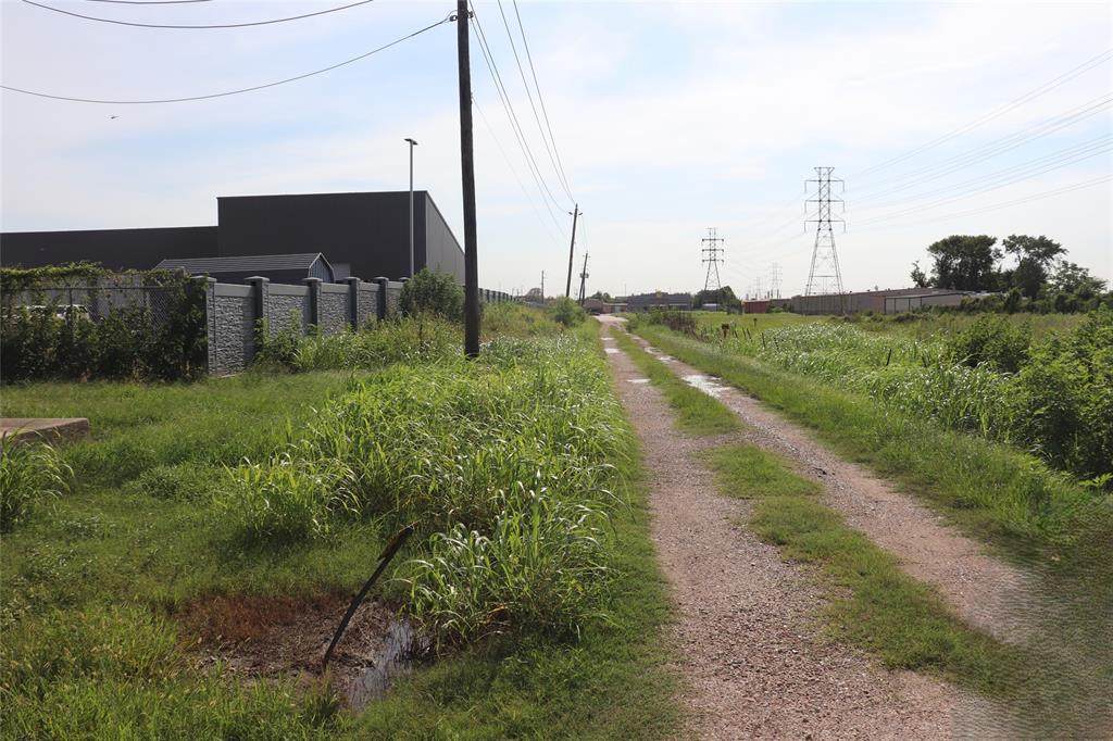 427 Procter Road - Photo 1