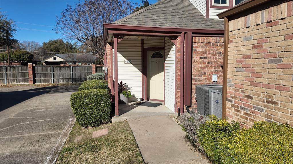 4127 Hollow Oak Drive - Photo 1