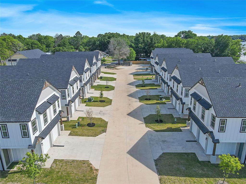 1319 Main. Street - Photo 1