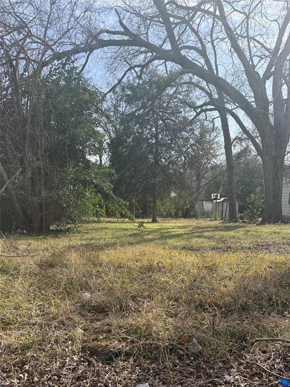 2014 Maple Avenue - Photo 1