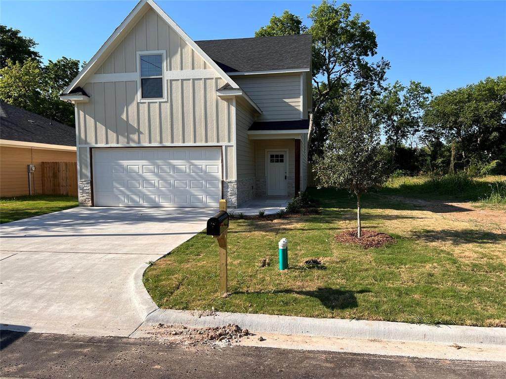 716 5th Street - Photo 1