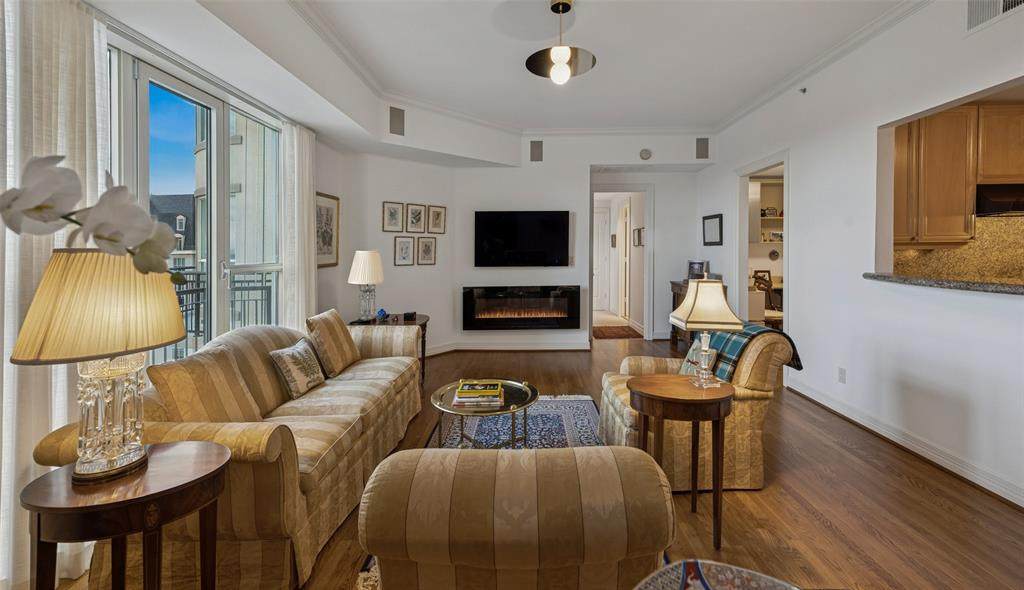 3401 Lee Parkway - Photo 1