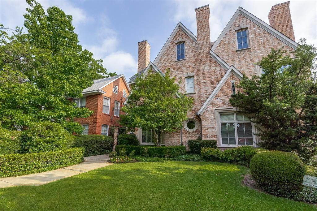 4334 Emerson Avenue - Photo 1