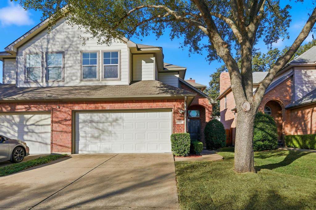908 Plaza Lane - Photo 1