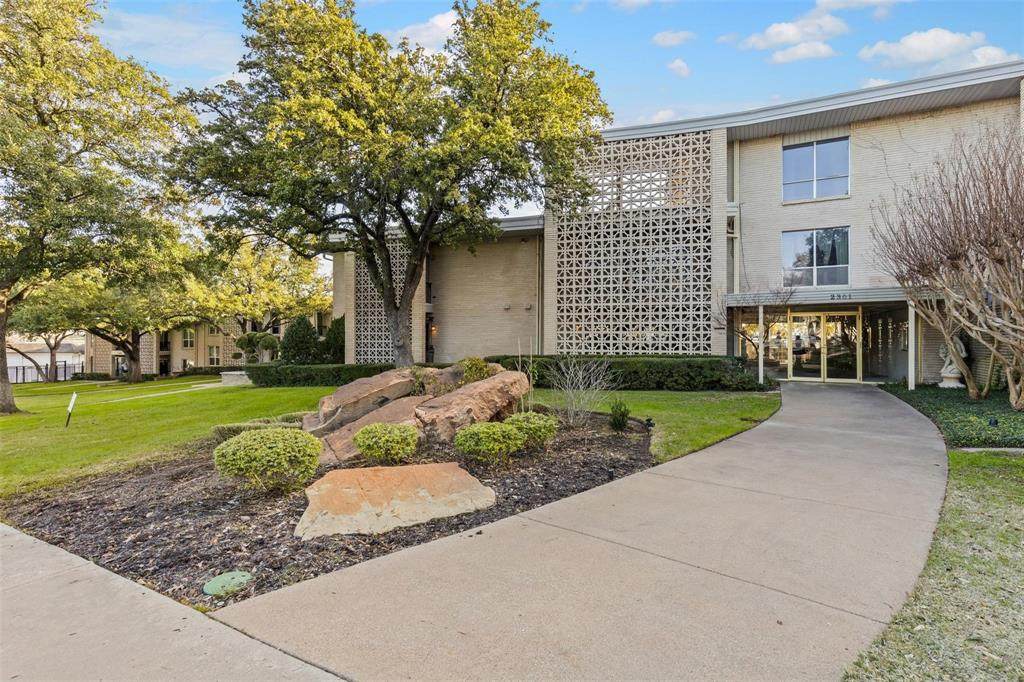 2301 Ridgmar Plaza - Photo 1