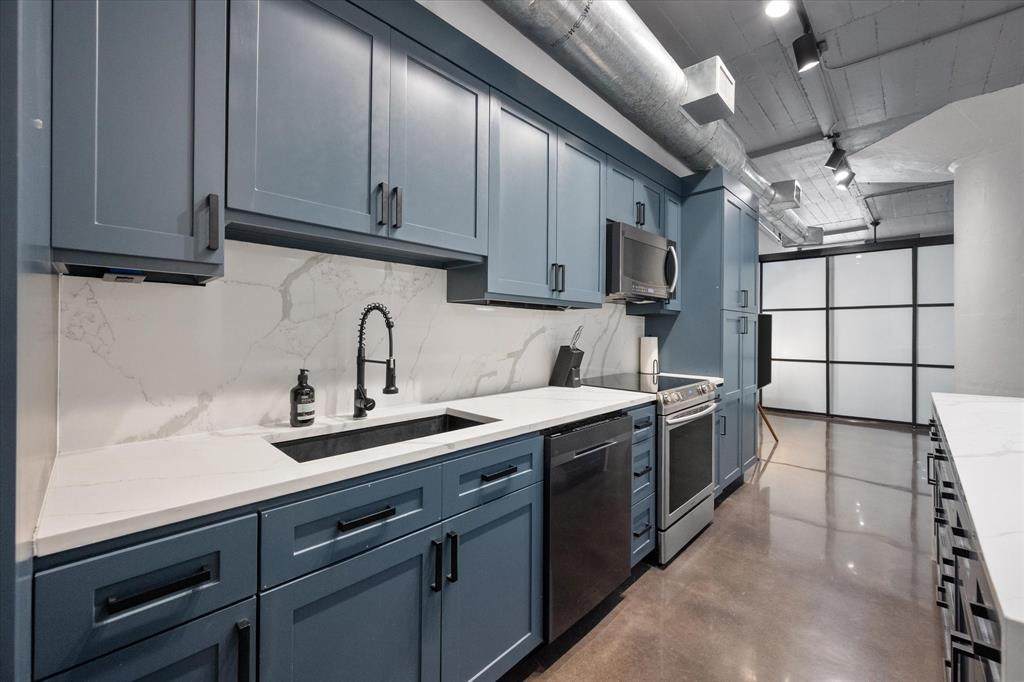 1122 Jackson Street - Photo 1