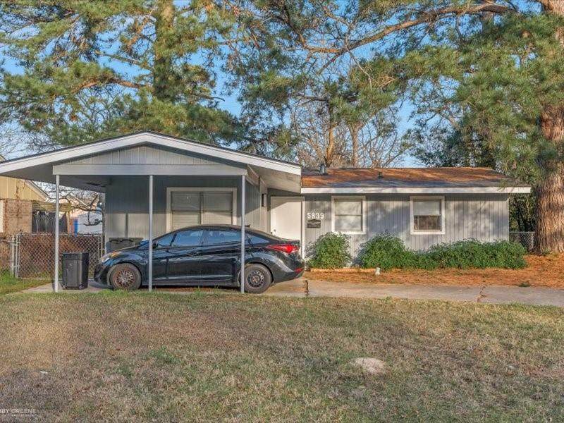 5839 Canal Boulevard - Photo 1