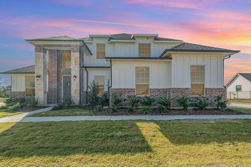 1201 Jungle Drive - Photo 1