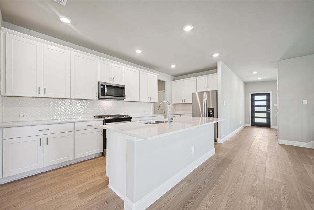 806 London Town Lane - Photo 1