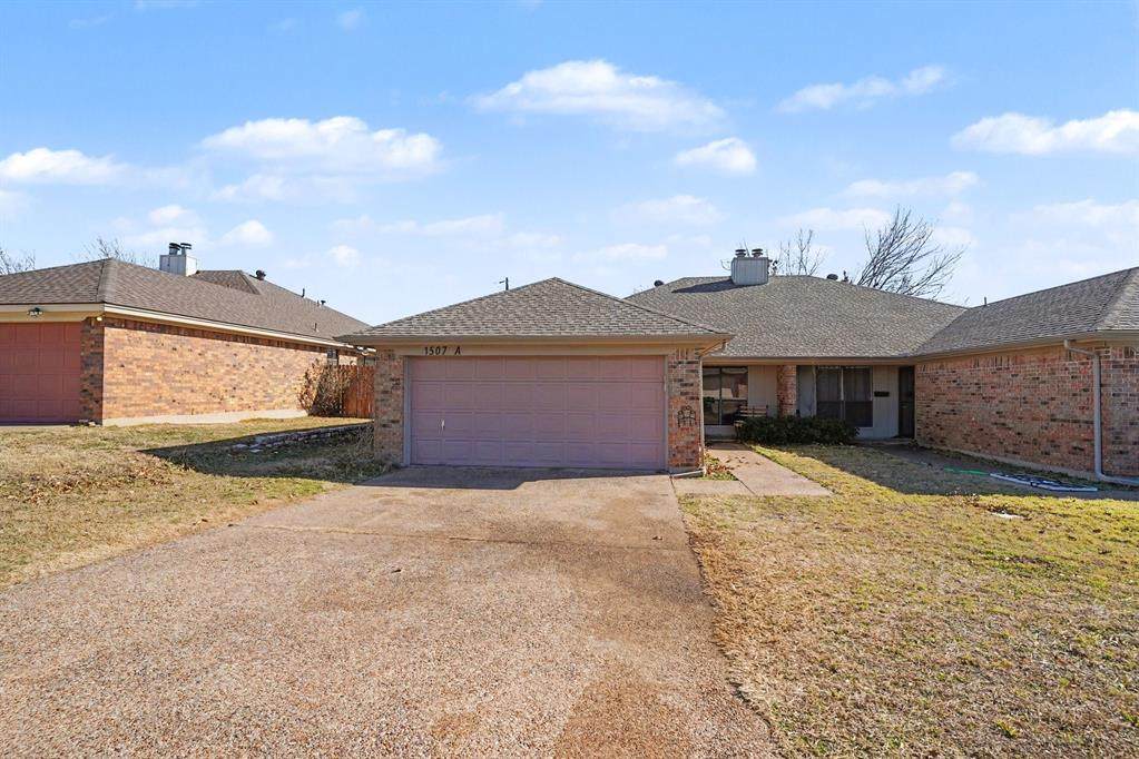 1507 Lindsey Lane - Photo 1