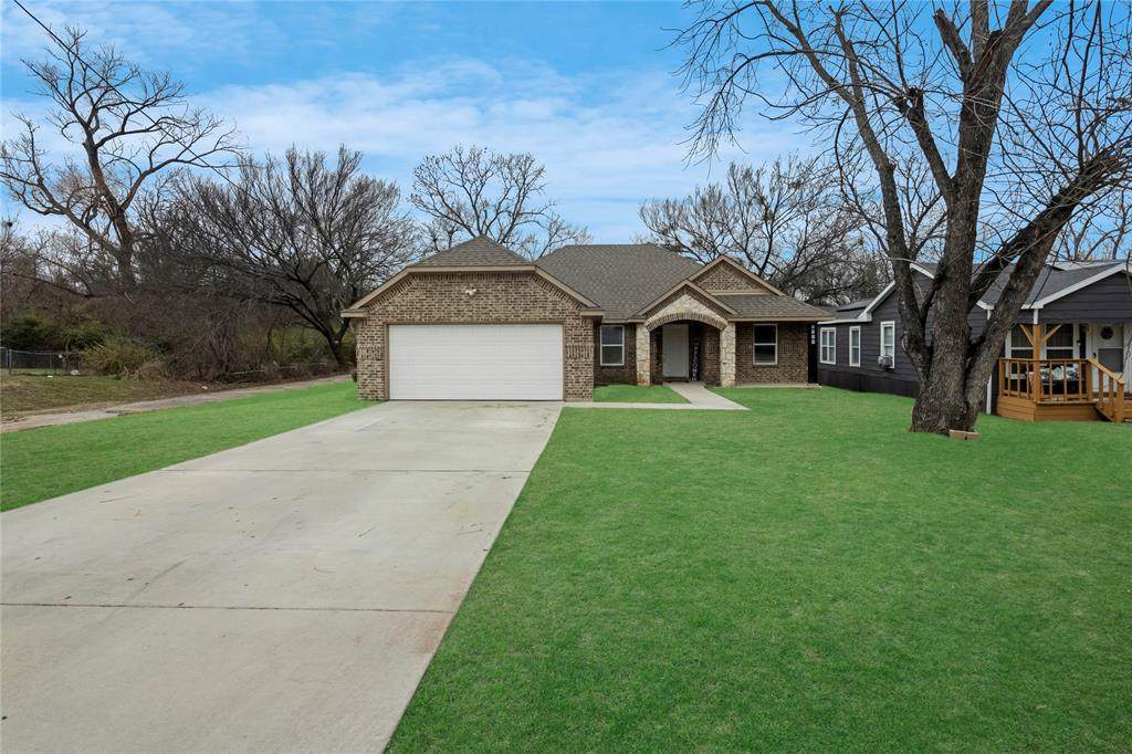 1317 Dacki Avenue - Photo 1