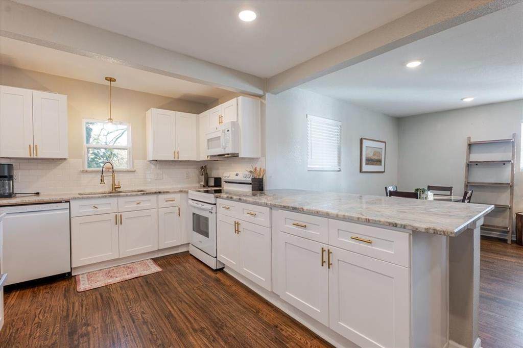 713 16th Street - Photo 1