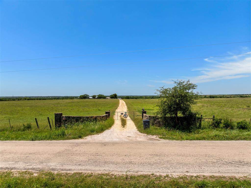 104 County Road 213 - Photo 1