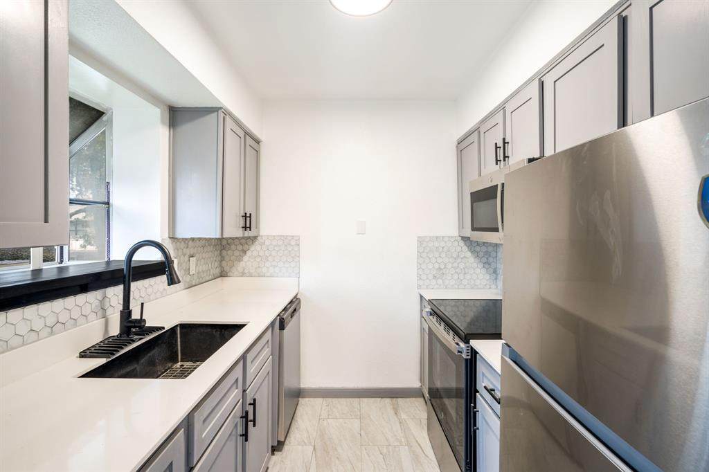 3913 Inwood Road - Photo 1