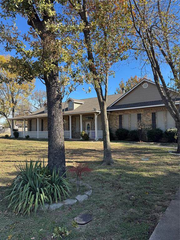 3916 Shepherd - Photo 1