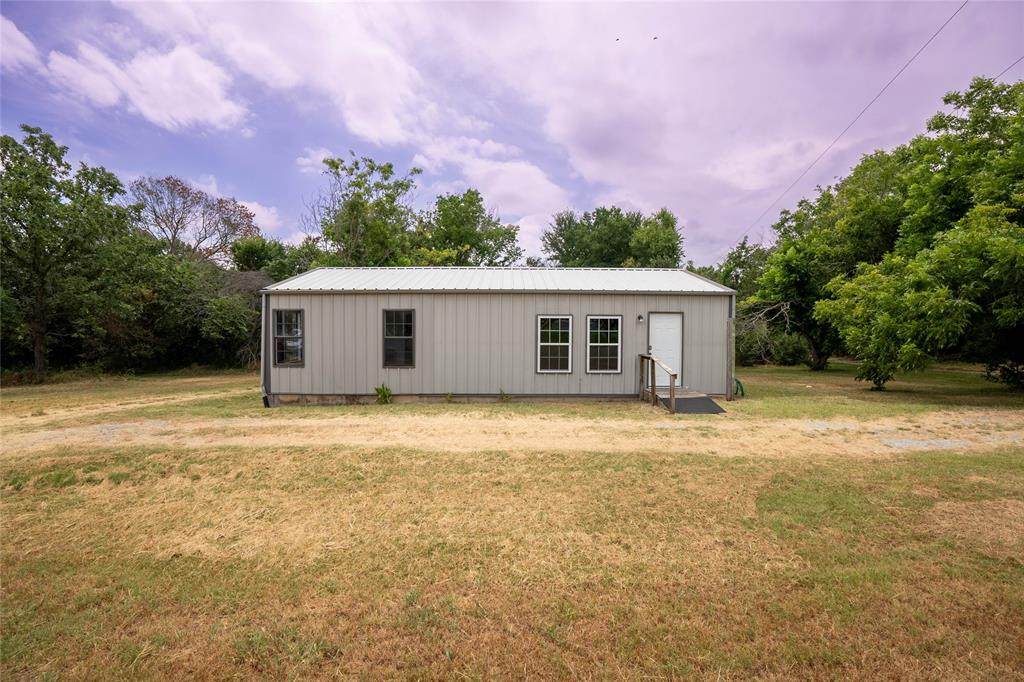 909 Fox Lane - Photo 1