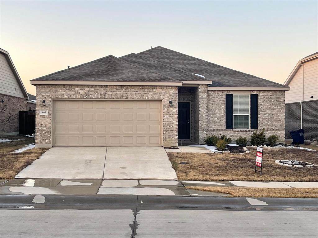 802 Egret Street - Photo 1