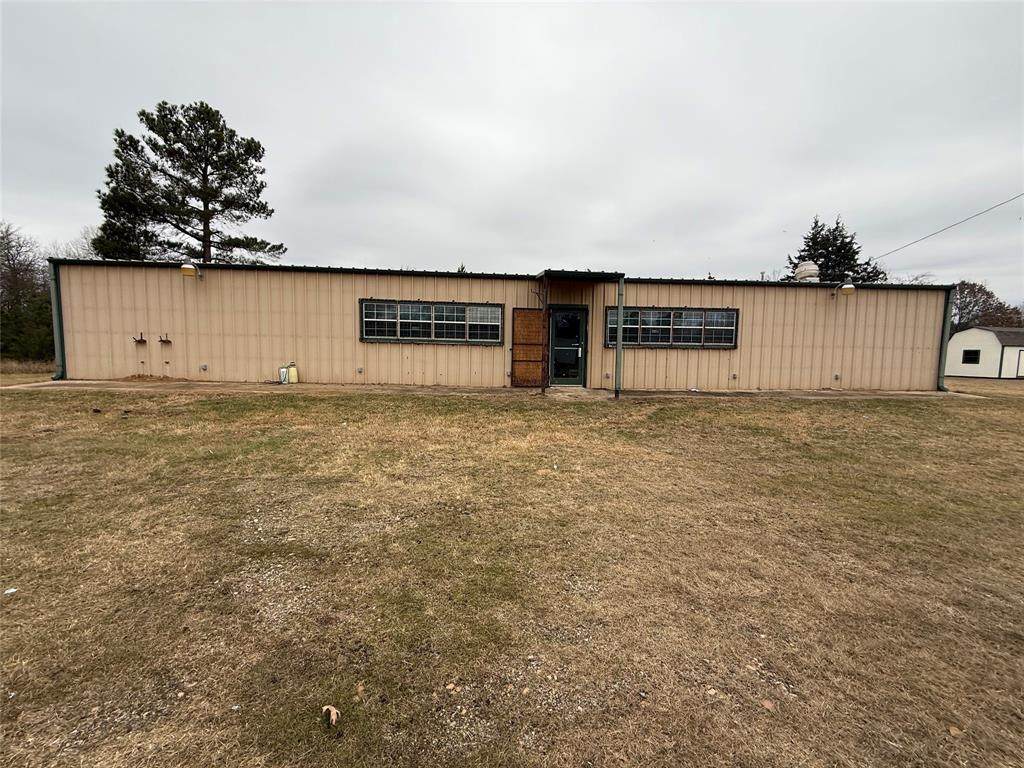 6597 Farm Road 1500 - Photo 1