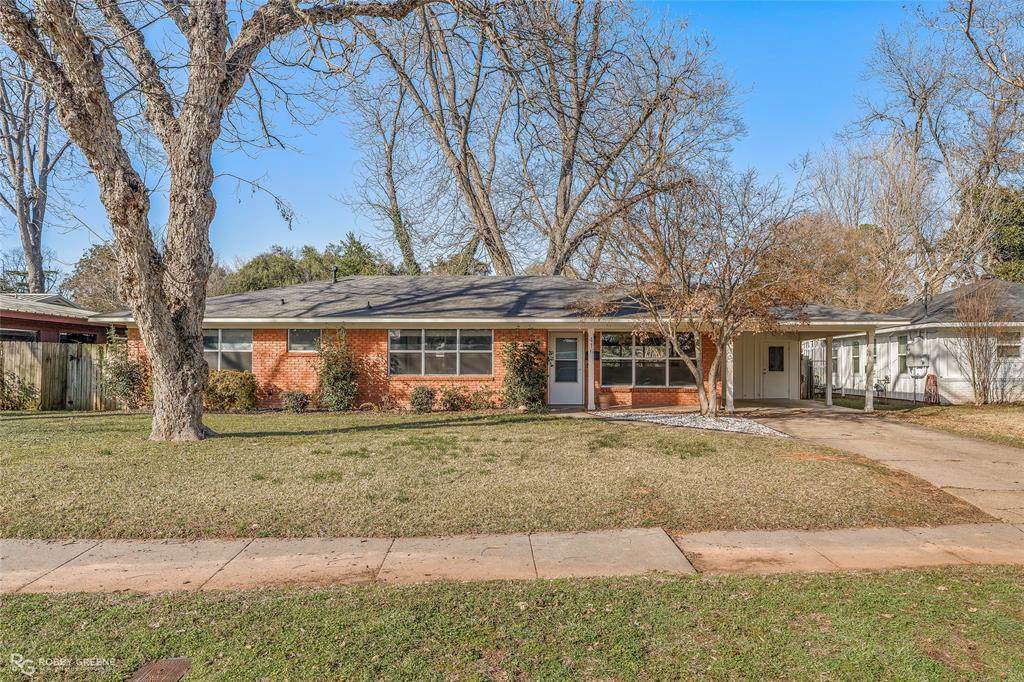 416 Albert - Photo 1