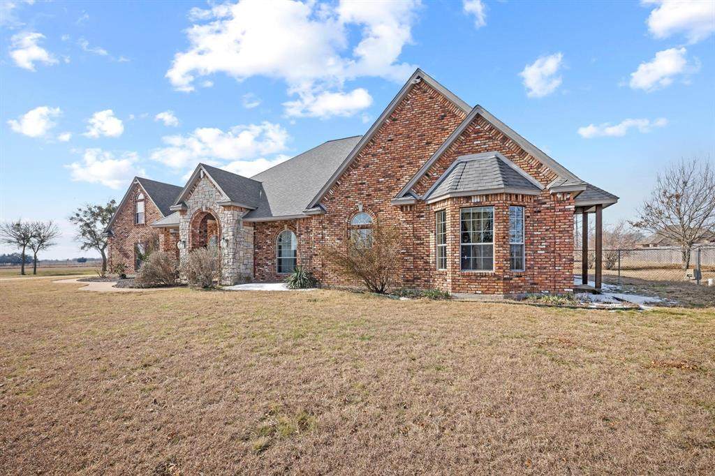 820 Alysa Lane - Photo 1