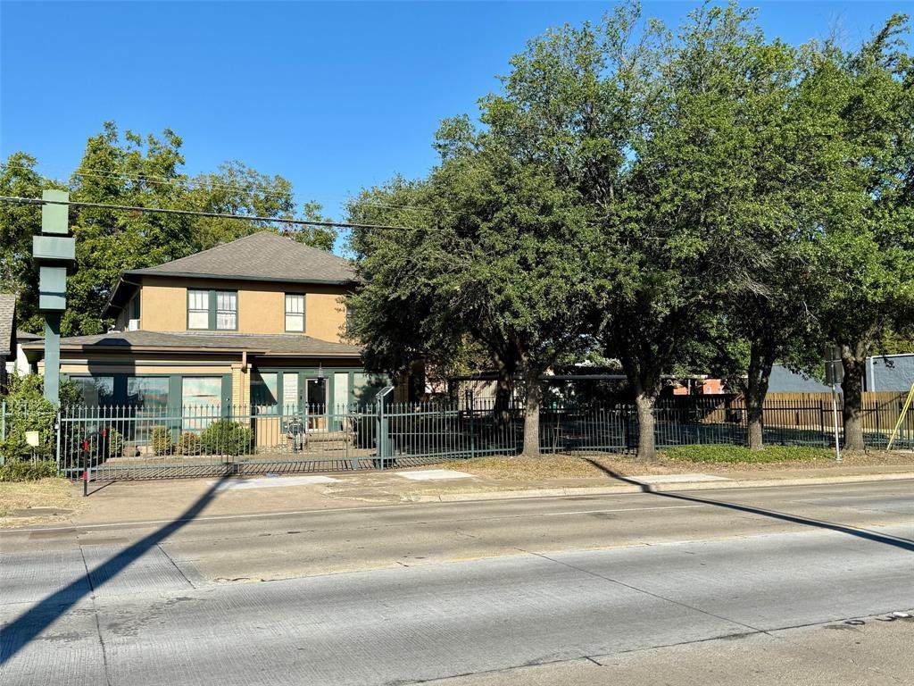 203b Rockwall Avenue - Photo 1