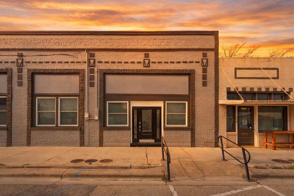 202 Avenue D - Photo 1