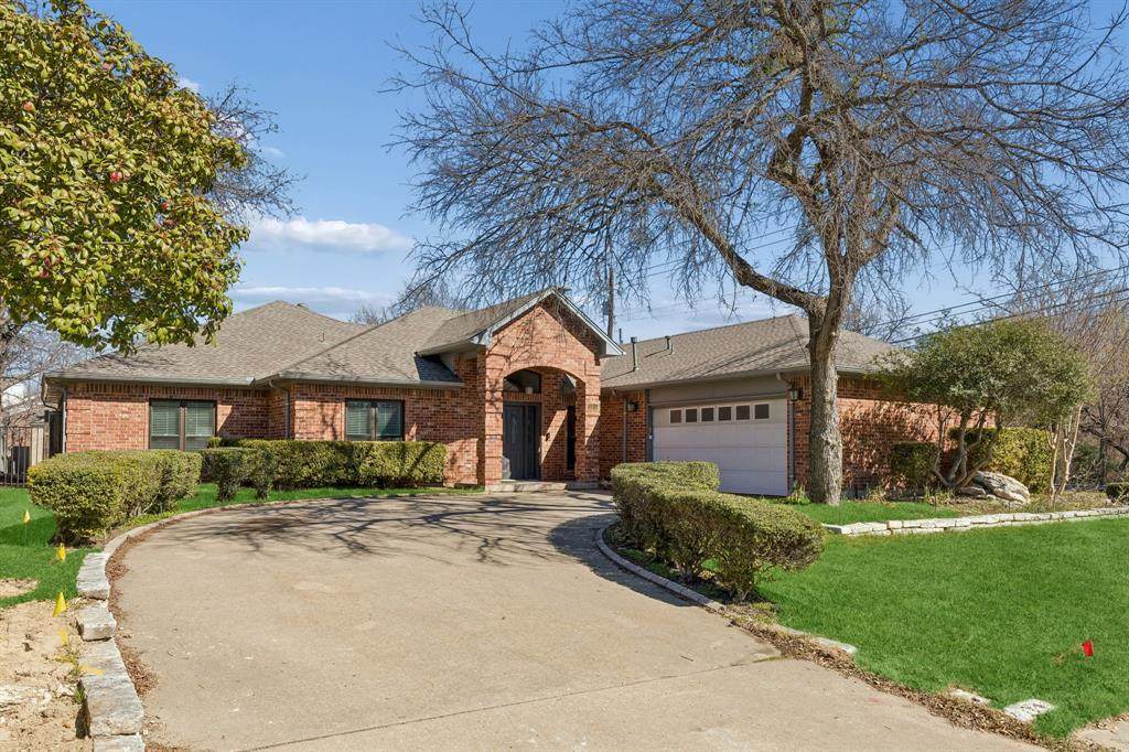 2915 Gainesborough Drive - Photo 1