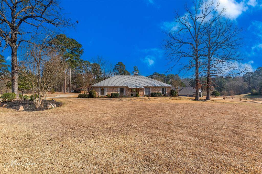 3817 Shadow Creek Drive - Photo 1