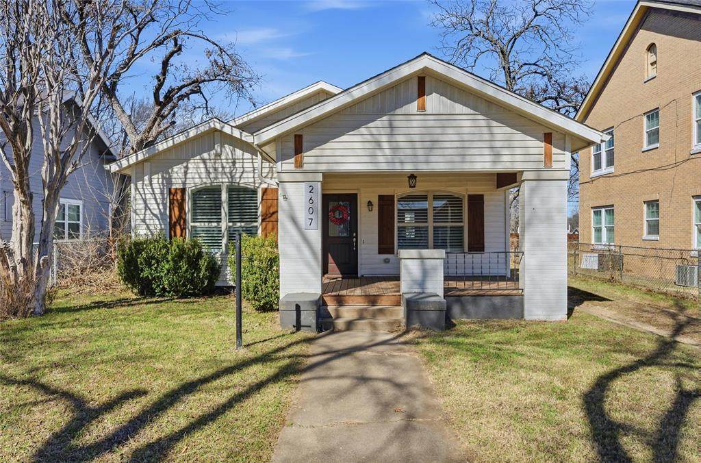 2607 Fort Avenue - Photo 1