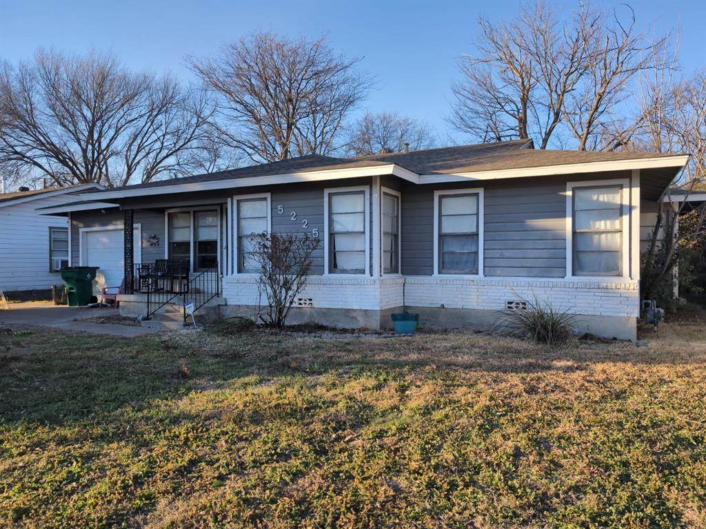 5225 Stephanie Drive - Photo 1
